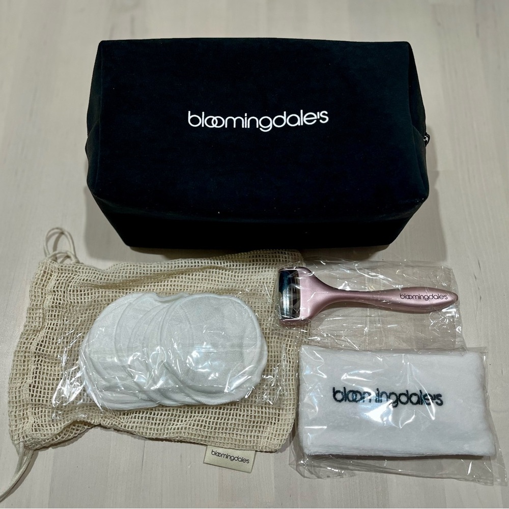 New Bloomingdale's 4-piece Spa Tool Set with massage Roller
